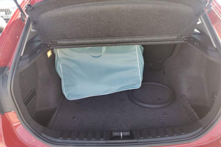 Used BMW X1 2013 sDrive18i Fashion Model Trunk
