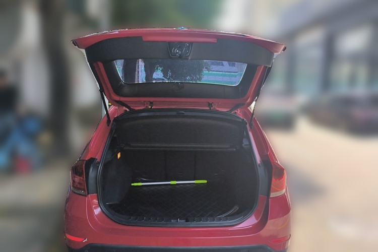 Used BMW X1 2013 sDrive18i Fashion Model Trunk