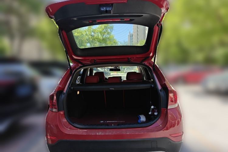 Used BMW X1 2013 sDrive18i Fashion Model Trunk