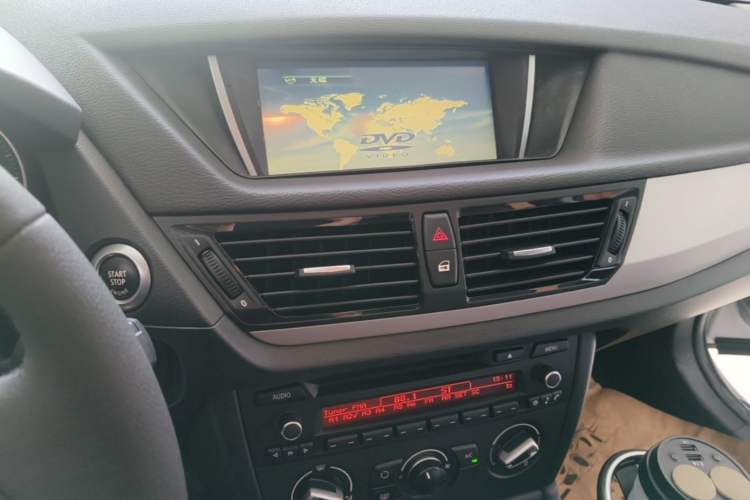 Used BMW X1 2013 sDrive18i Fashion Model Audio And AC Panel