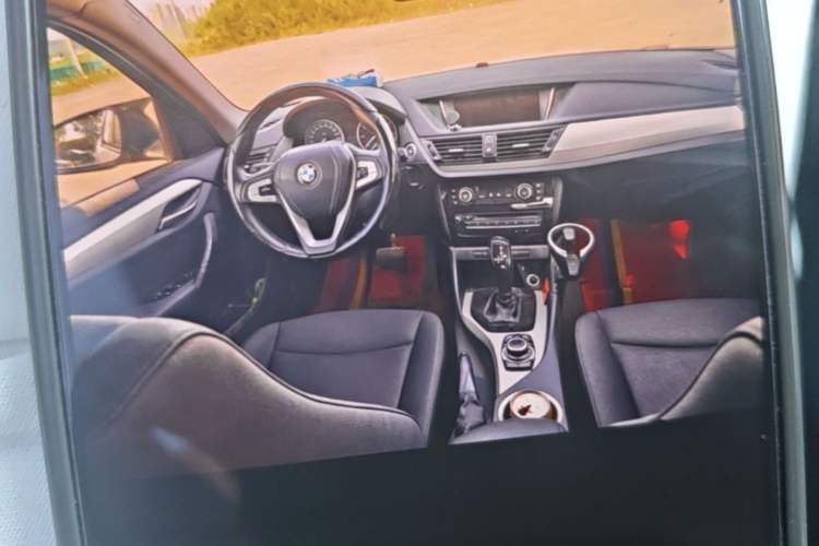 Used BMW X1 2013 sDrive20i Sports Design Package Center Console