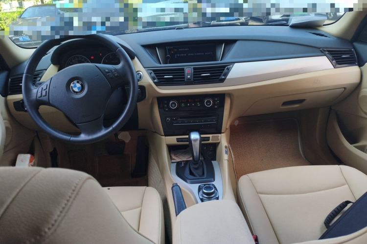 Used BMW X1 2013 sDrive18i Leading Model Center Console
