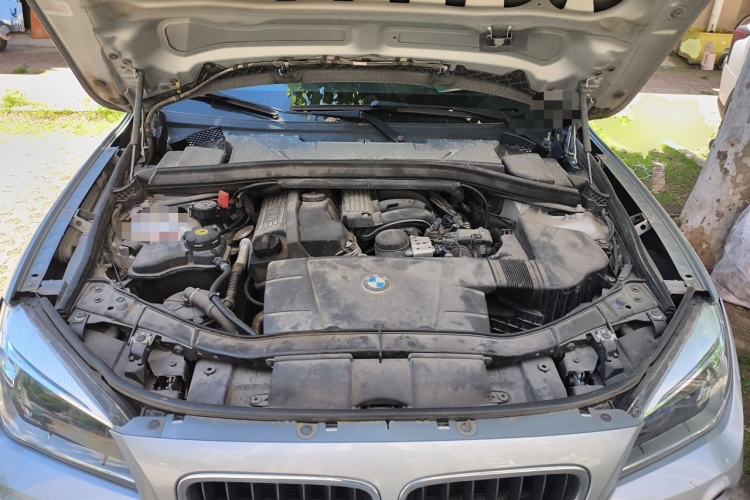 Used BMW X1 2013 sDrive18i Fashion Model Engine Bay