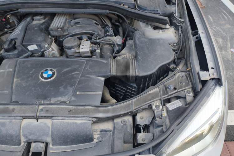 Used BMW X1 2013 sDrive18i Leading Model Engine Bay Left