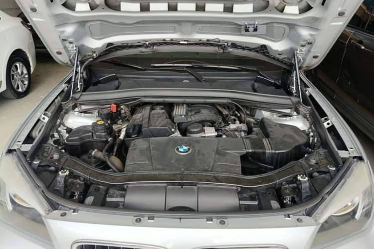 Used BMW X1 2013 sDrive18i Fashion Model Engine Bay