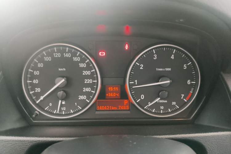 Used BMW X1 2013 sDrive18i Fashion Model Instrument Cluster