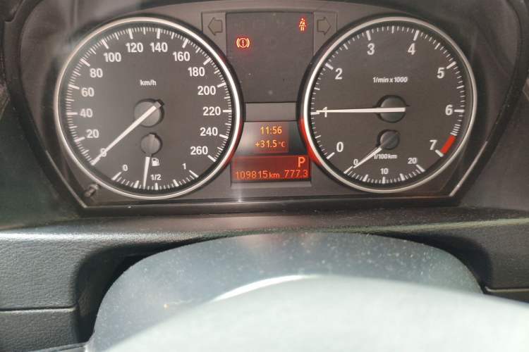 Used BMW X1 2013 sDrive18i Fashion Model Odometer Close Up