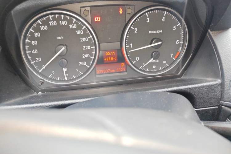 Used BMW X1 2013 sDrive18i Fashion Model Odometer Close Up