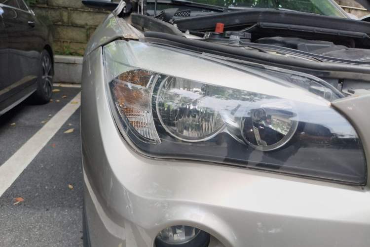 Used BMW X1 2013 sDrive18i Fashion Model Right Front Headlight