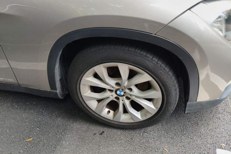 Used BMW X1 2013 sDrive18i Fashion Model Right Front Wheel Hub