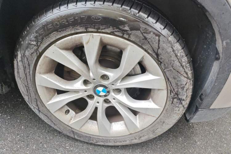 Used BMW X1 2013 sDrive18i Fashion Model Right Front Wheel Hub