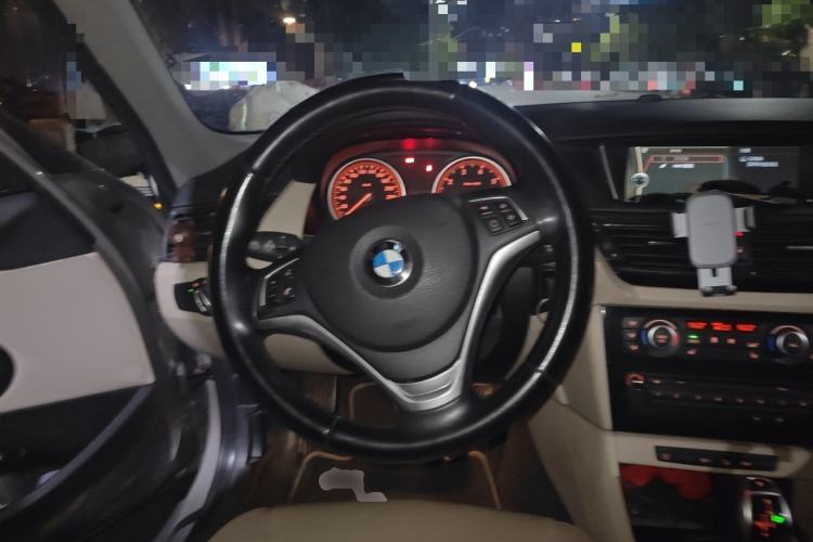 Used BMW X1 2013 xDrive20i X Design Package Steering Wheel