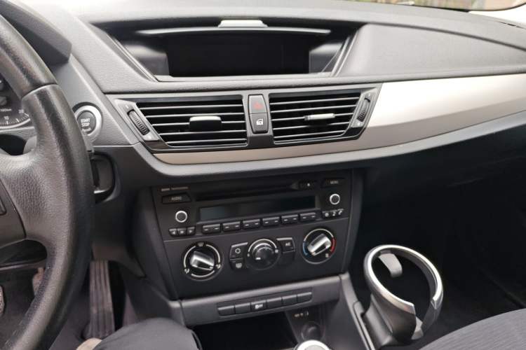 Used BMW X1 2013 sDrive18i manual model Audio And AC Panel