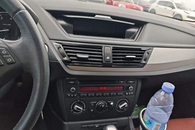 Used BMW X1 2013 sDrive18i Fashion Model Audio And AC Panel