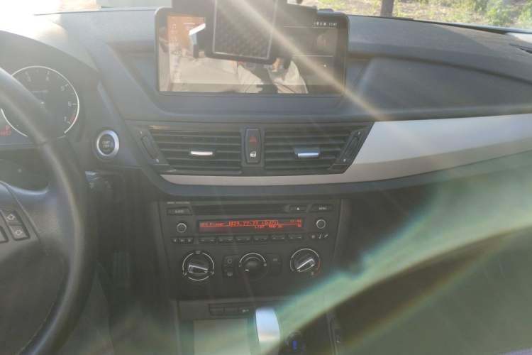 Used BMW X1 2013 sDrive18i Fashion Model Audio And AC Panel