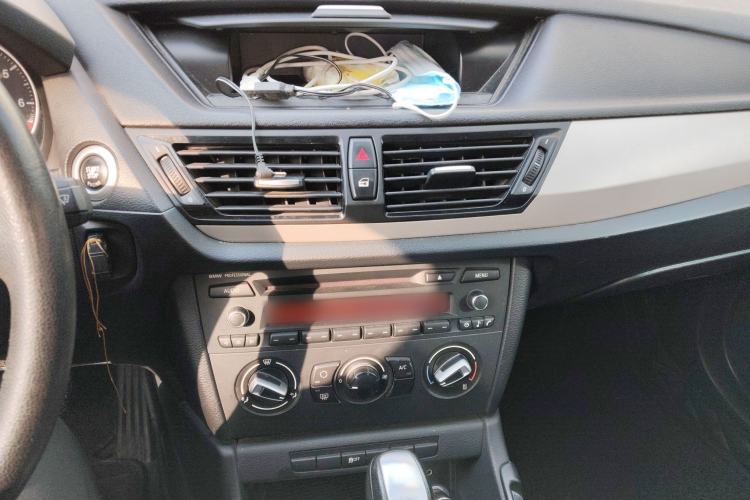 Used BMW X1 2013 sDrive18i Fashion Model Audio And AC Panel