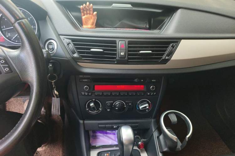 Used BMW X1 2013 sDrive18i Fashion Model Audio And AC Panel