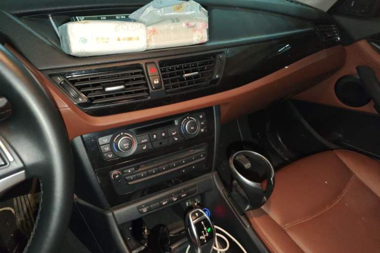 Used BMW X1 2013 xDrive20i X Design Package Audio And AC Panel