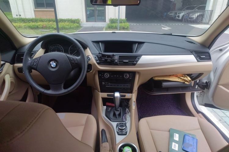 Used BMW X1 2013 sDrive18i Leading Model Center Console