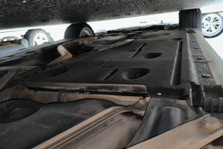 Used BMW X1 2013 sDrive18i Fashion Model Chassis Front Left