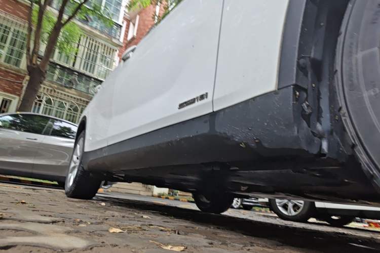 Used BMW X1 2013 sDrive18i Fashion Model Chassis Front Right