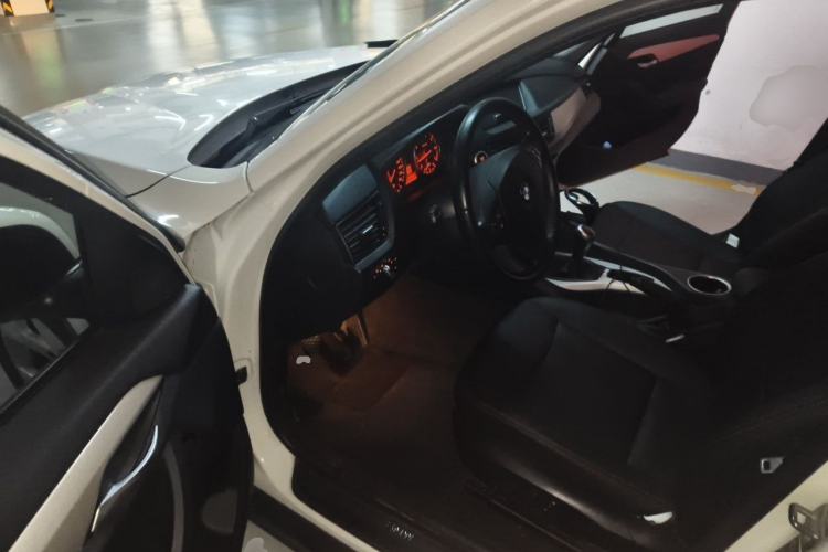 Used BMW X1 2013 sDrive18i manual model Driver Seat