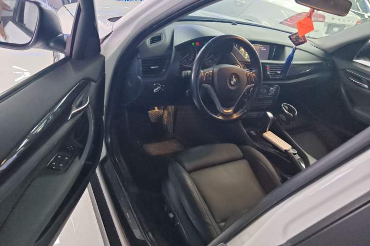 Used BMW X1 2013 sDrive18i Sport Design Package Driver Seat