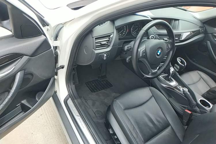 Used BMW X1 2013 xDrive20i X Design Package Driver Seat
