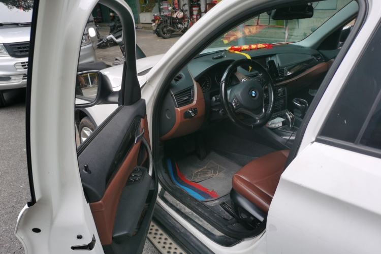 Used BMW X1 2013 xDrive20i X Design Package Driver Seat