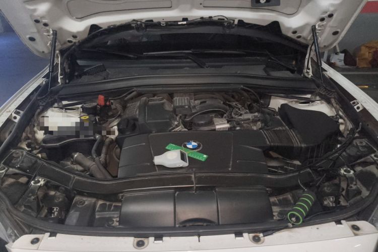 Used BMW X1 2013 sDrive18i Fashion Model Engine Bay