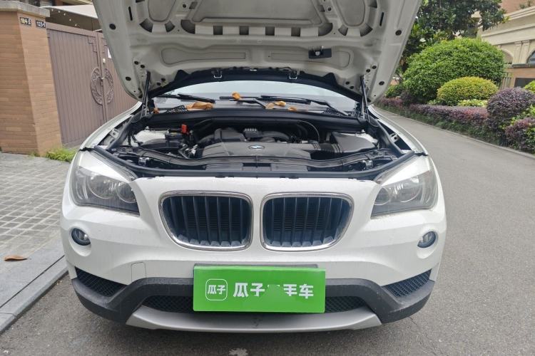 Used BMW X1 2013 sDrive18i manual model Engine Bay