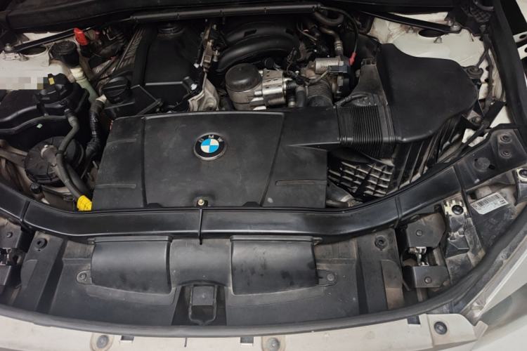 Used BMW X1 2013 sDrive18i Fashion Model Engine Bay