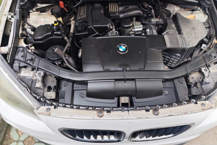 Used BMW X1 2013 sDrive18i Fashion Model Engine Bay