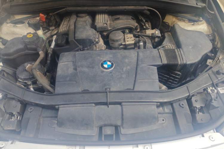 Used BMW X1 2013 sDrive18i Fashion Model Engine Bay