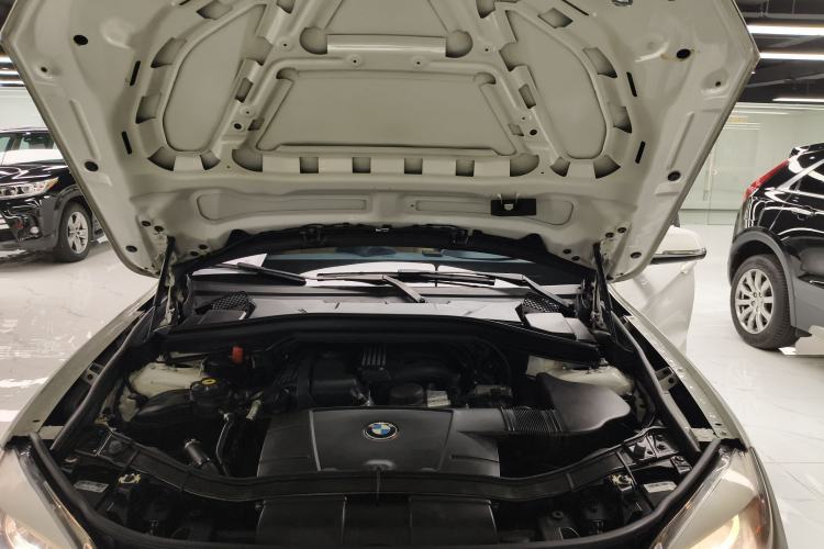 Used BMW X1 2013 sDrive18i Fashion Model Engine Bay