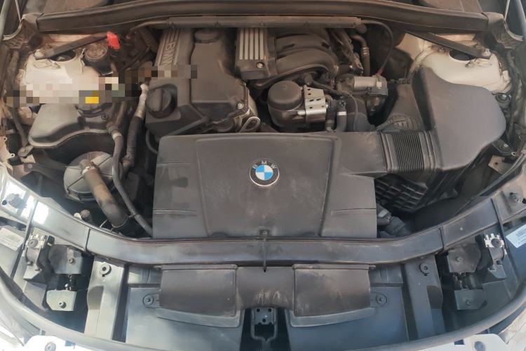 Used BMW X1  Engine Bay