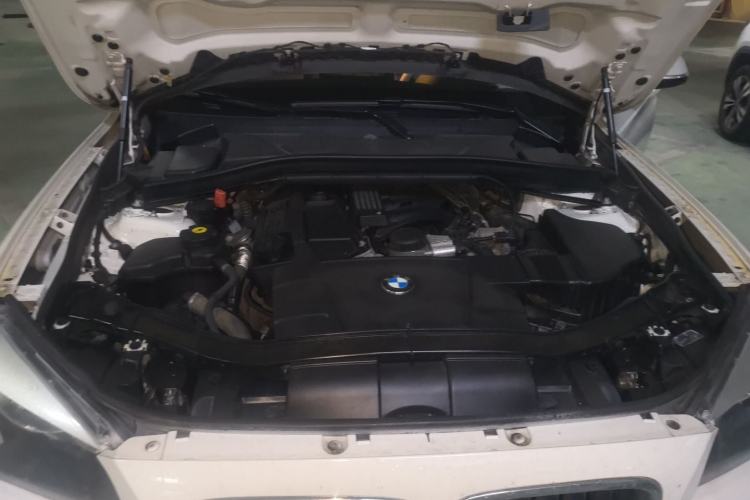 Used BMW X1 2013 sDrive18i Fashion Model Engine Bay