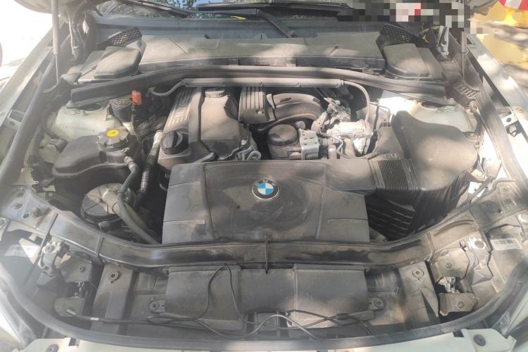 Used BMW X1 2013 sDrive18i Fashion Model Engine Bay