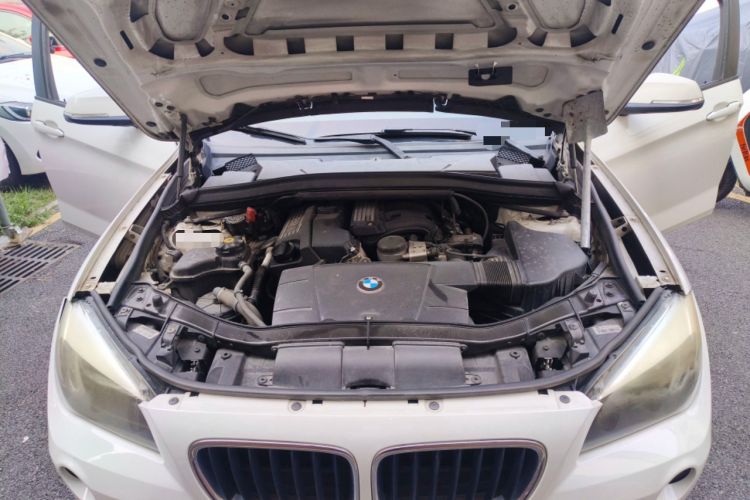 Used BMW X1 2013 sDrive18i Fashion Model Engine Bay
