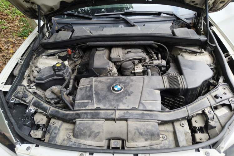Used BMW X1 2013 sDrive18i Fashion Model Engine Bay
