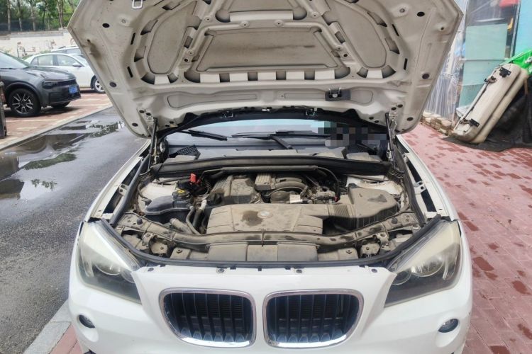 Used BMW X1 2013 sDrive18i Fashion Model Engine Bay