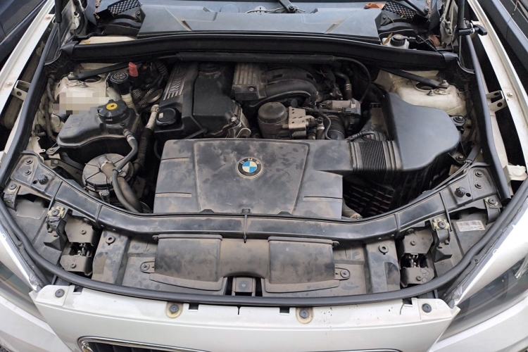 Used BMW X1 2013 sDrive18i Fashion Model Engine Bay
