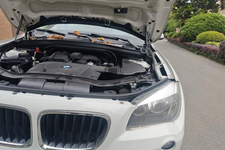 Used BMW X1 2013 sDrive18i manual model Engine Bay Left
