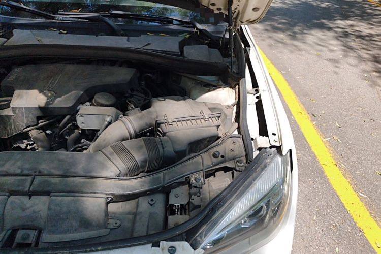 Used BMW X1 2013 sDrive20i Sports Design Package Engine Bay Left