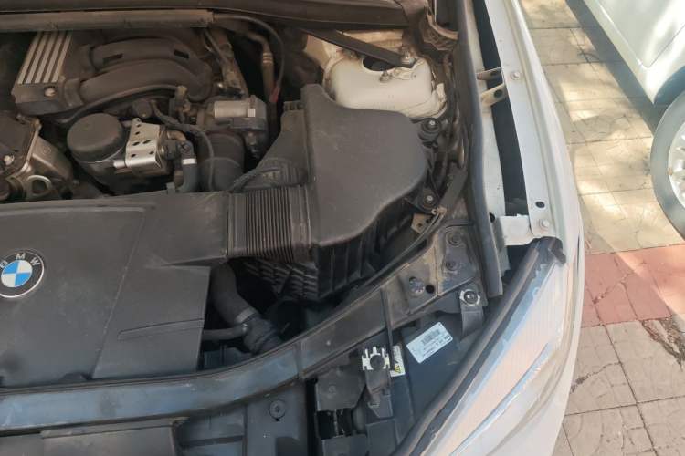 Used BMW X1  Engine Bay Left
