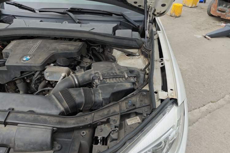 Used BMW X1 2013 sDrive20i Sports Design Package Engine Bay Left