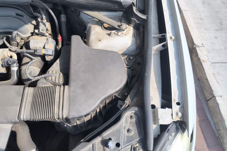 Used BMW X1 2013 sDrive18i Leading Model Engine Bay Left