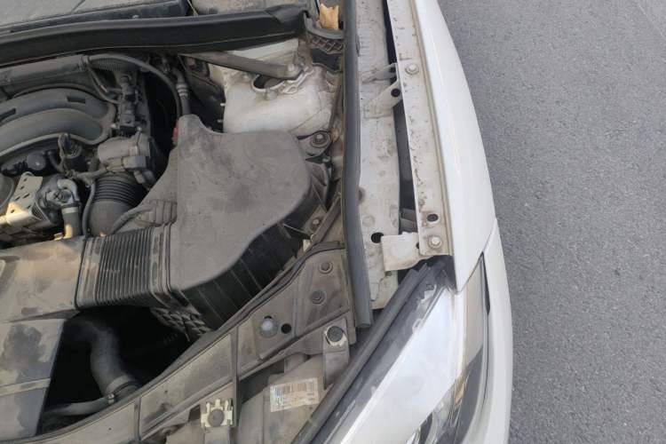 Used BMW X1 2013 sDrive18i Fashion Model Engine Bay Left