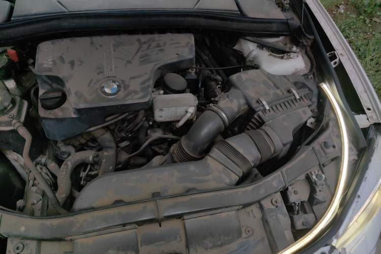Used BMW X1 2013 sDrive20i Sports Design Package Engine Bay Left
