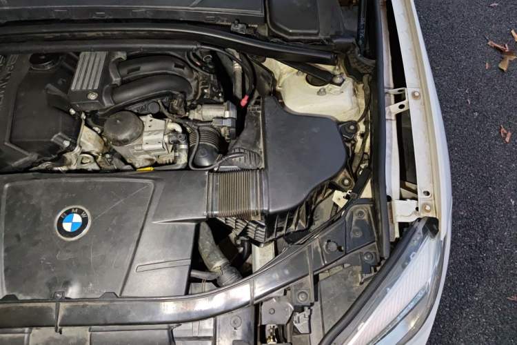 Used BMW X1 2013 sDrive18i Leading Model Engine Bay Left